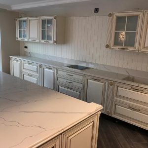 Blaturi Cuart Pe Comanda